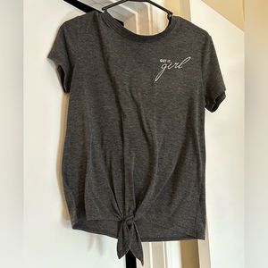 Dark heather gray casual short-sleeve top